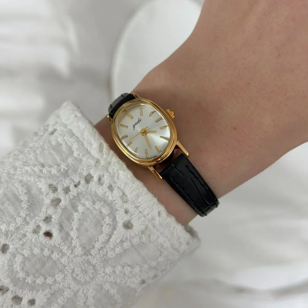 SKU:0483 vintage vibe retro mini watch gold/black leather strap‎ + in a gift bag